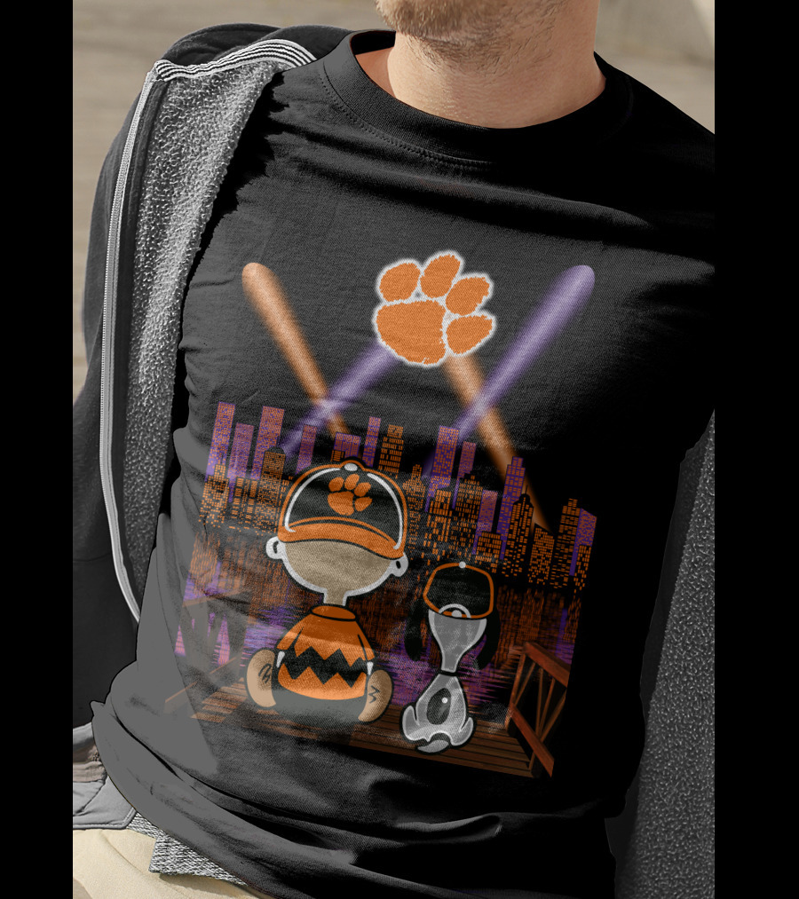 Clemson Tigers '83 Paw In Night City Skyline With Characters On Dock T-Shirt