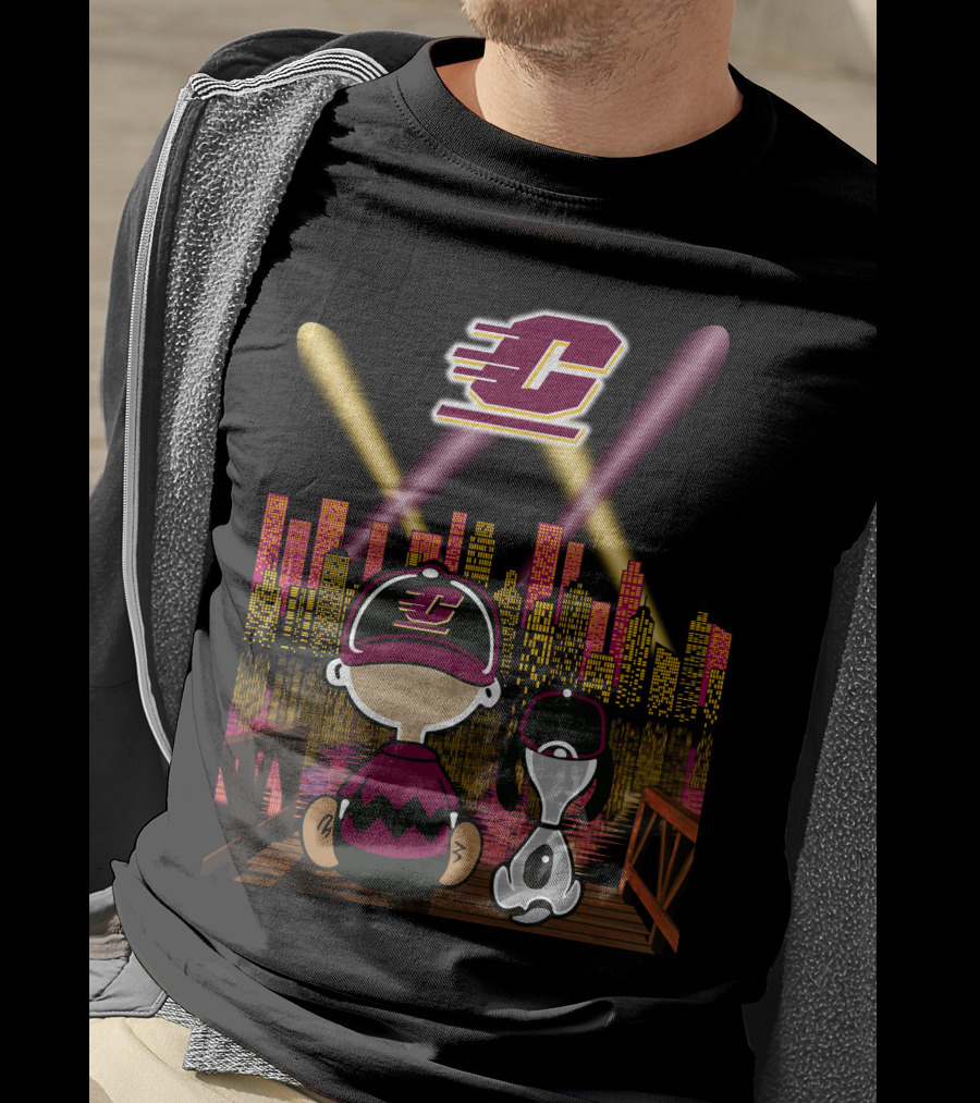 Central Michigan Chippewas 86 Peanuts City Night Skyline T-Shirt