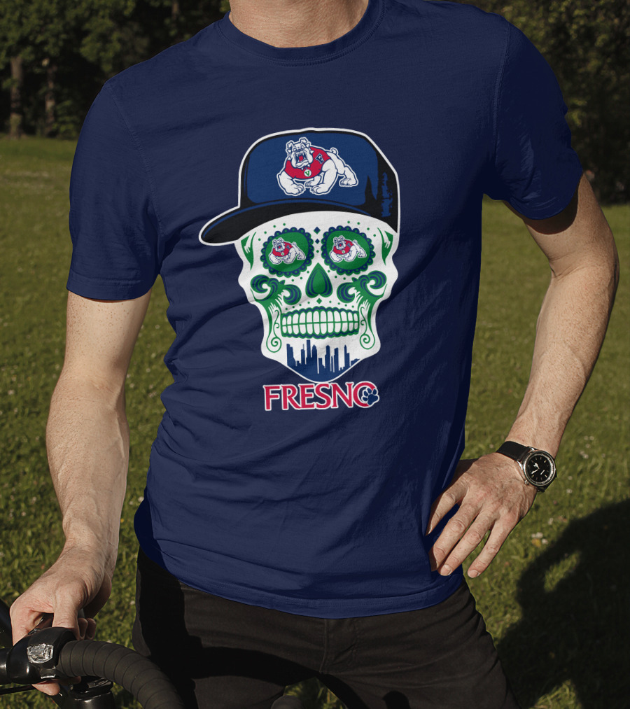 Fresno State Bulldogs Skull Artwork With Bulldog Hat And City Skyline T-Shirt