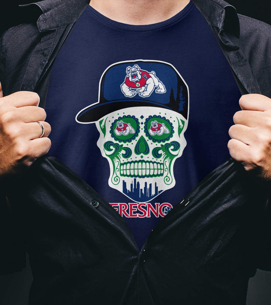 Fresno State Bulldogs Skull Artwork With Bulldog Hat And City Skyline T-Shirt