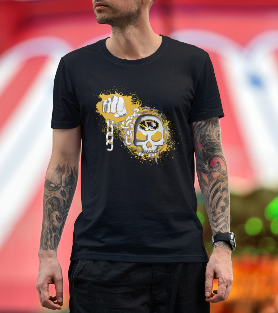 Missouri Tigers Skull Fist Chain Emblem T-Shirt