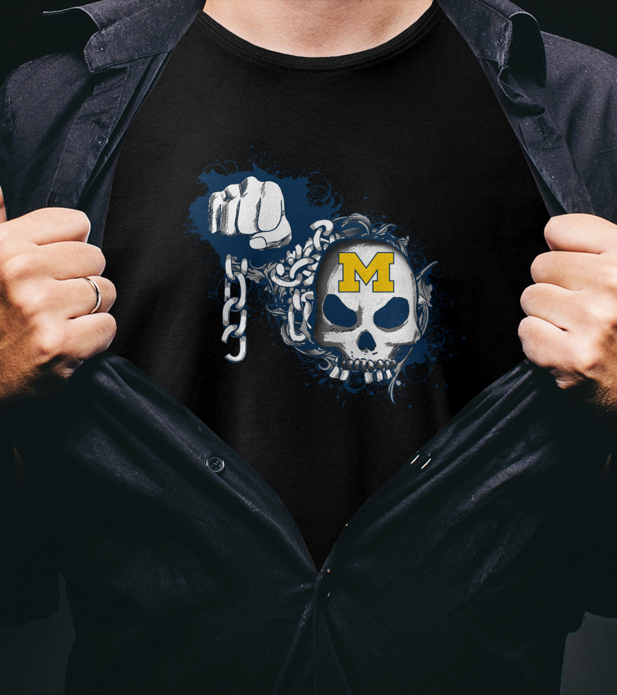Michigan Wolverines Skull Logo With Chain And Fist T-Shirt
