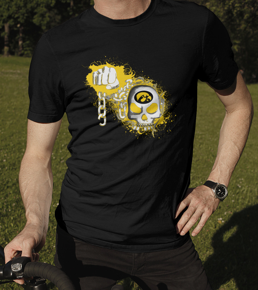 Iowa Hawkeyes Skull And Chain T-Shirt