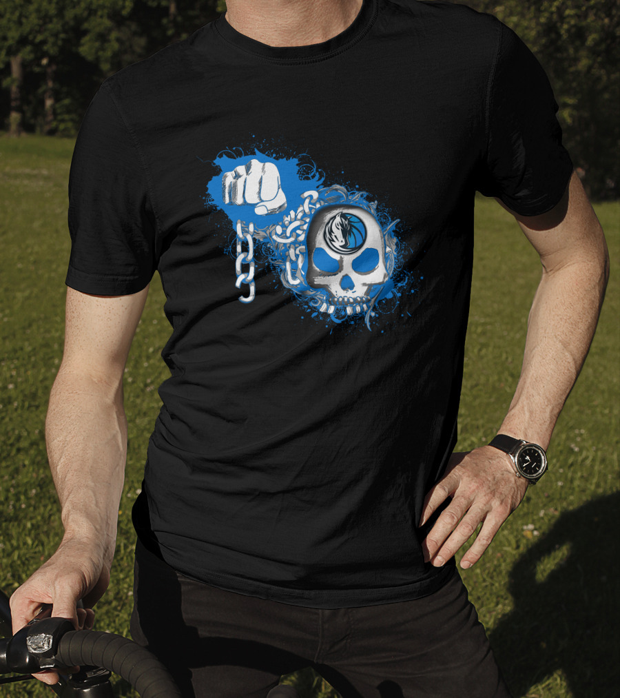 Dallas Mavericks Skull And Fist Chain T-Shirt