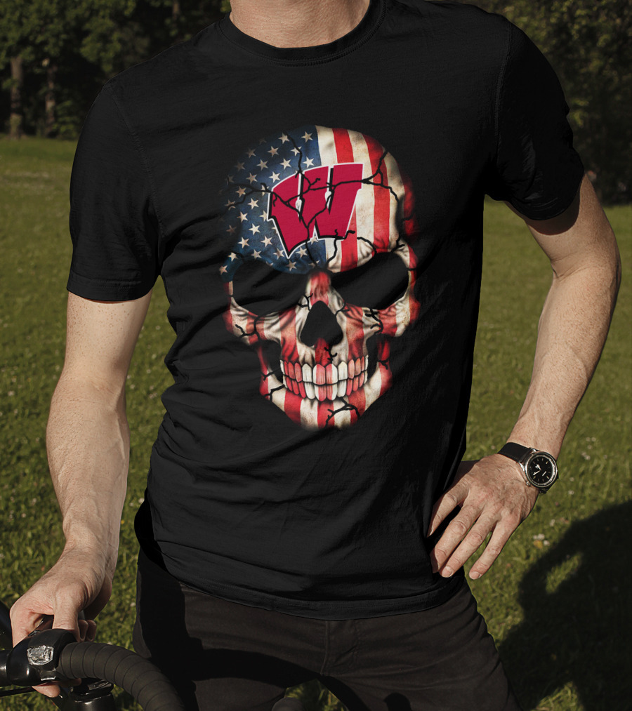 Wisconsin Badgers American Flag Skull W T-Shirt