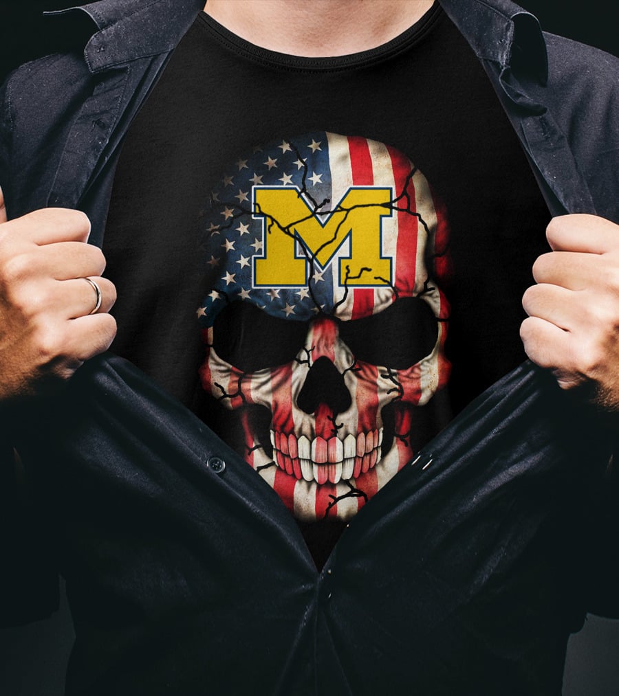 Michigan Wolverines American Flag Skull 67 T-Shirt