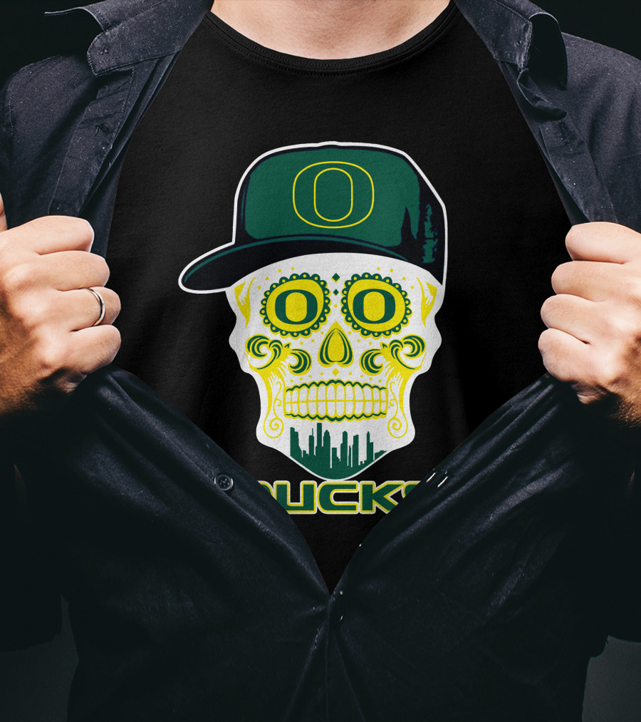 Oregon Ducks Skull With Hat And Cityscape T-Shirt