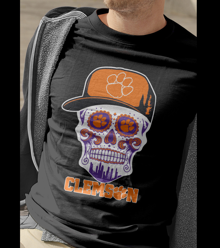 Clemson Tigers Skull With Orange Paw Hat And Cityscape Details T-Shirt