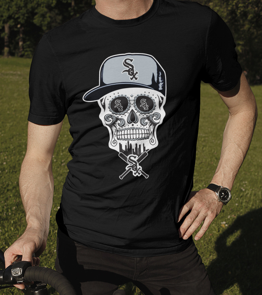 Chicago White Sox Skull With Cap And Crossed Bats T-Shirt