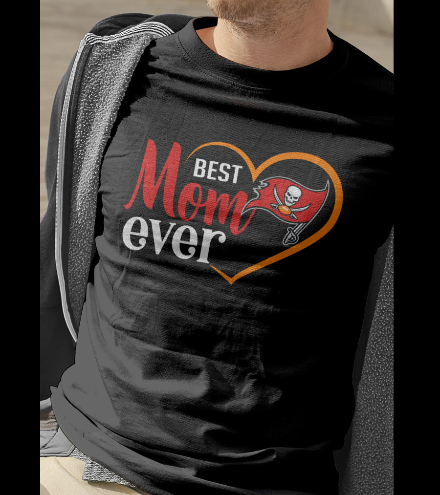 Tampa Bay Buccaneers Best Mom Ever Heart And Flag T-Shirt