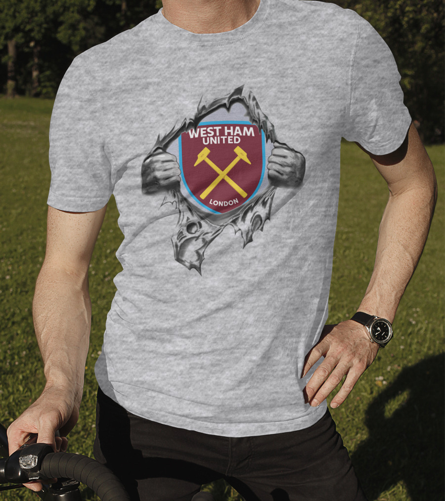 West Ham United London Super Fan 287 Iconic Badge T-Shirt