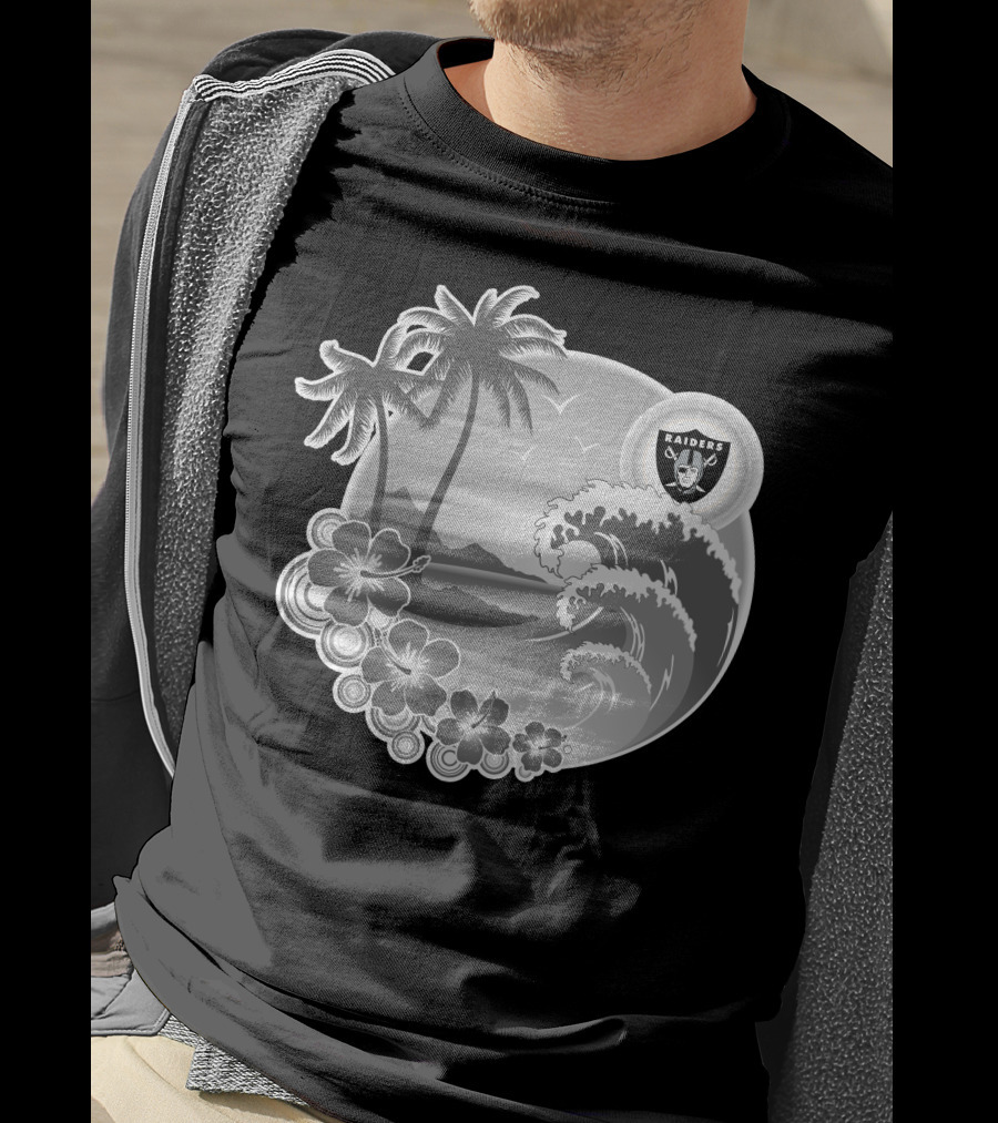 Las Vegas Raiders Happy Holidays Beach Scene With Palm Trees And Waves T-Shirt