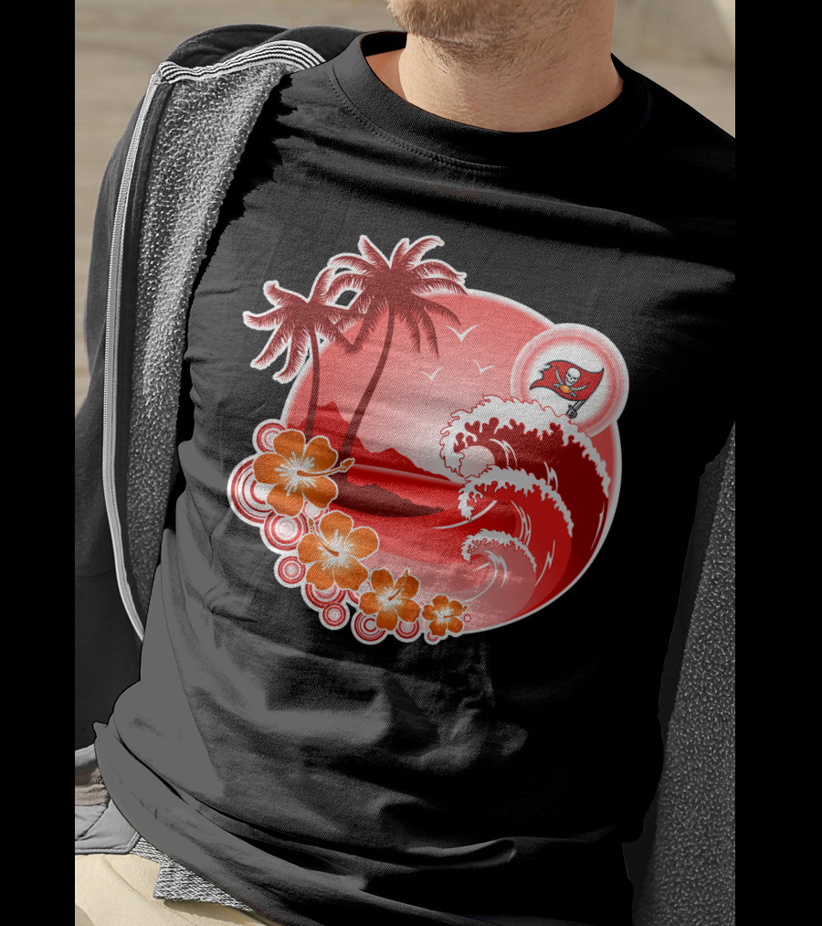Tampa Bay Buccaneers Happy Holidays Tropical Beach Scene T-Shirt