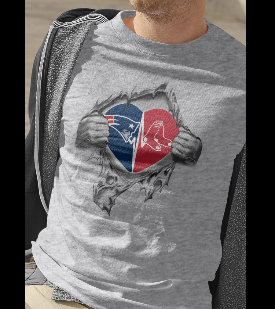 '93 Patriots Red Sox Heart Emblem Patriots Logo Red Sox Socks Fans T-Shirt