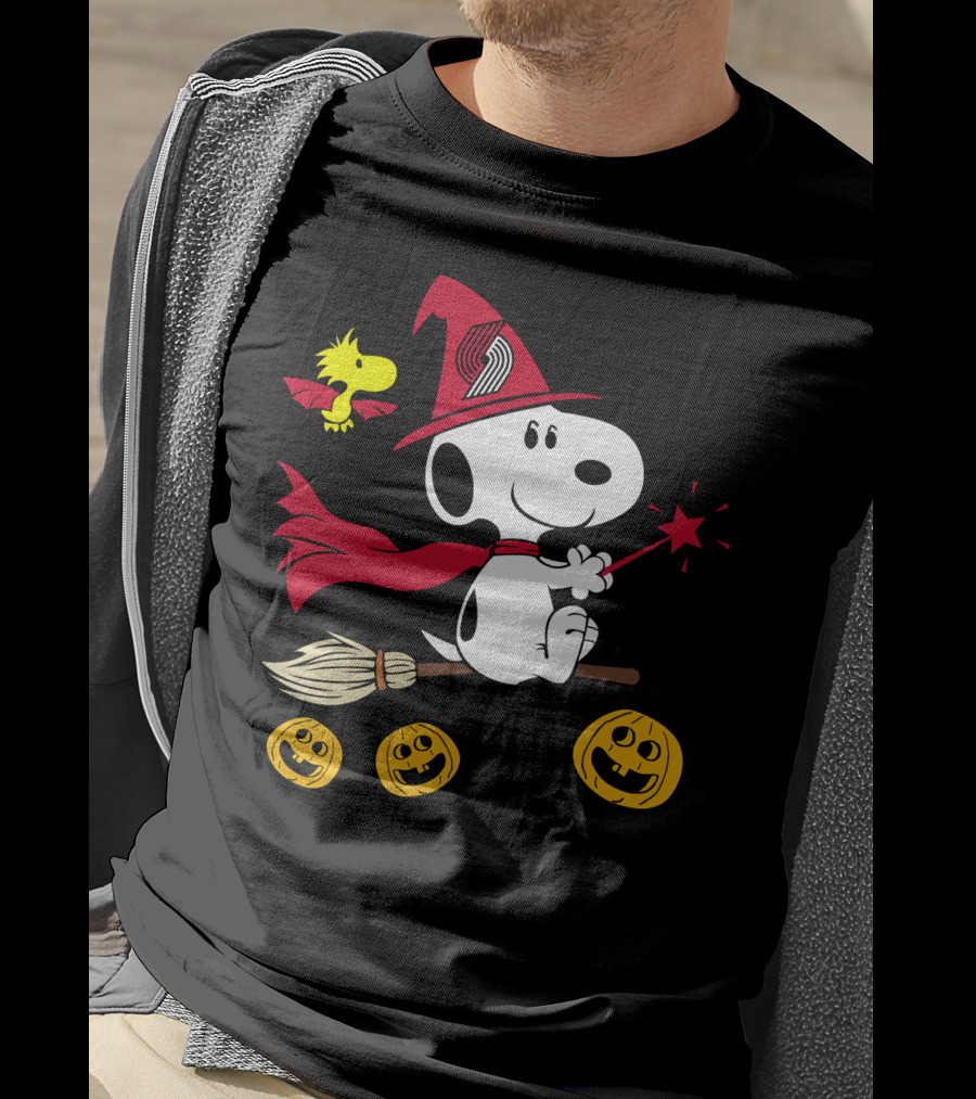 Portland Trail Blazers Happy Halloween Snoopy Witch Broom Woodstock Pumpkins T-Shirt