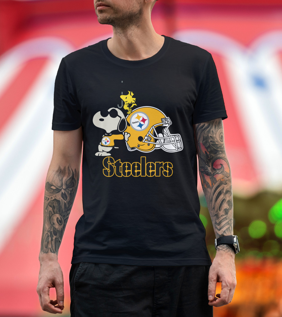 Snoopy And Woodstock With Pittsburgh Steelers Helmet T-Shirt