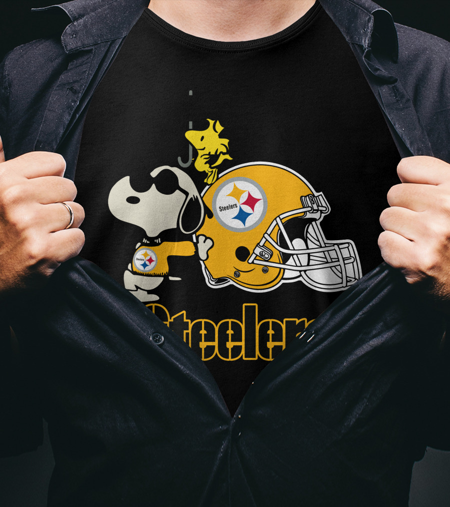 Snoopy And Woodstock With Pittsburgh Steelers Helmet T-Shirt