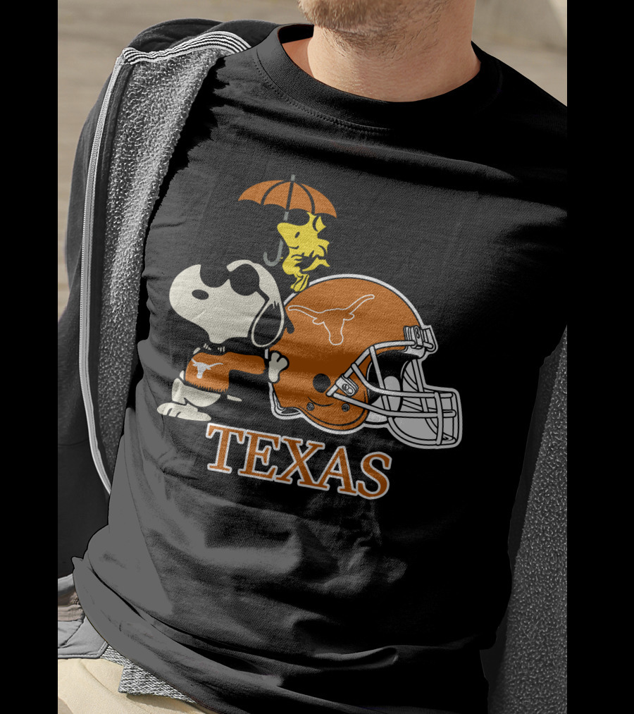 Texas Longhorns Snoopy Woodstock Football Helmet T-Shirt