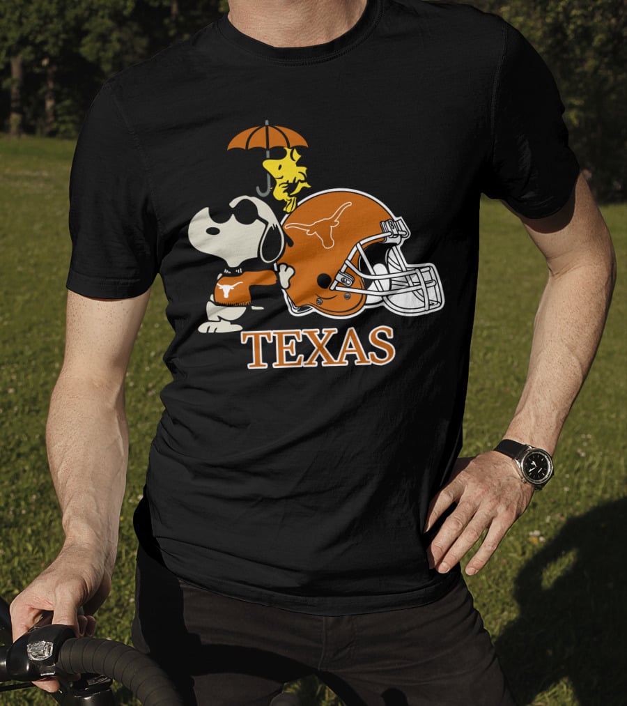Texas Longhorns Snoopy Woodstock Football Helmet T-Shirt