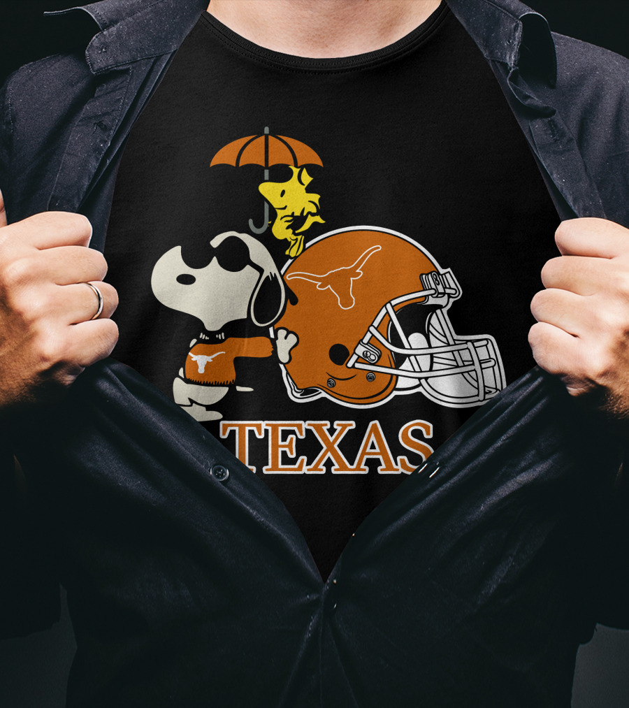 Texas Longhorns Snoopy Woodstock Football Helmet T-Shirt