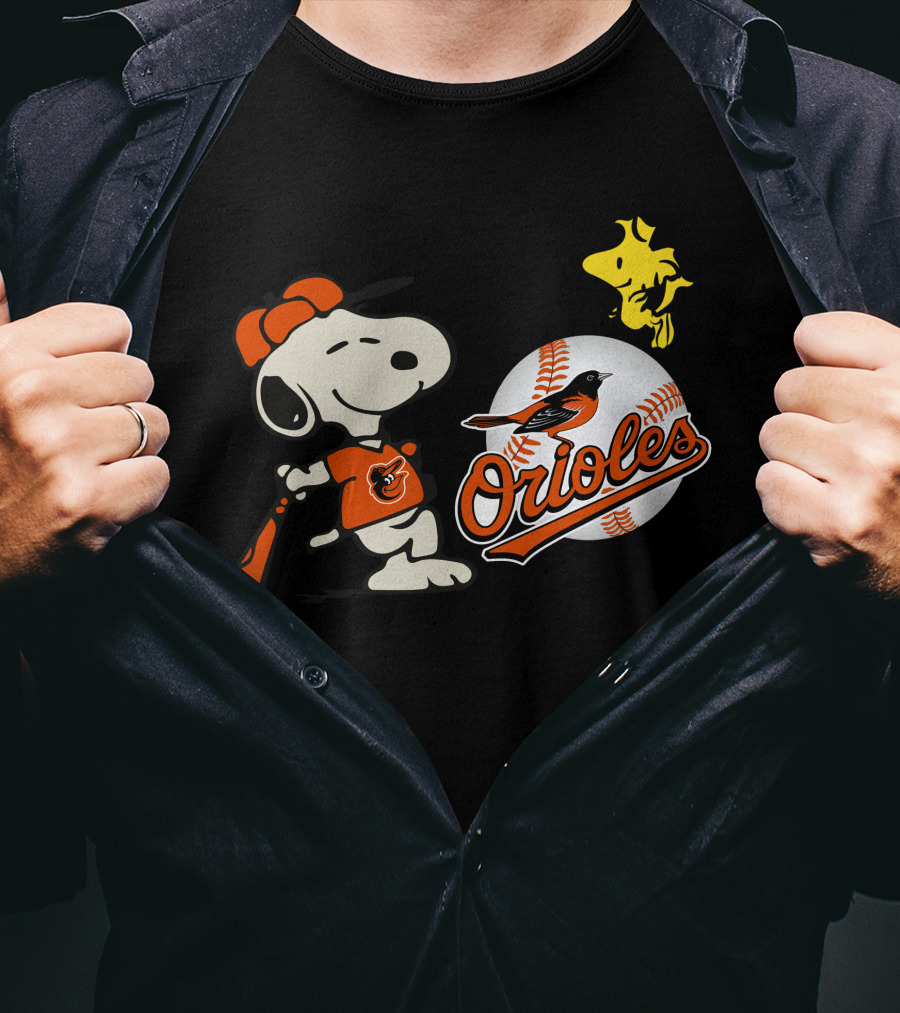 Baltimore Orioles Snoopy And Woodstock BaseballArtwork T-Shirt