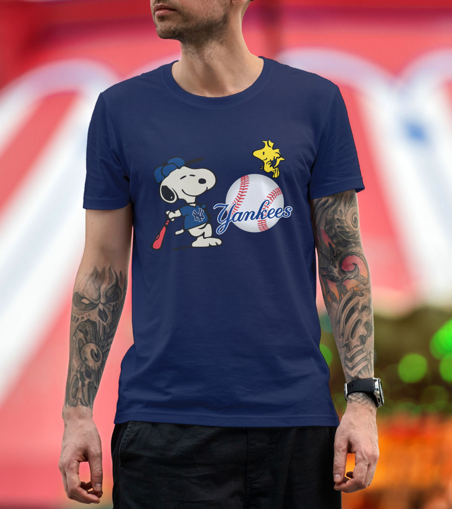 Yankees Snoopy Baseball Woodstock Swing Vintage New York Sports T-Shirt