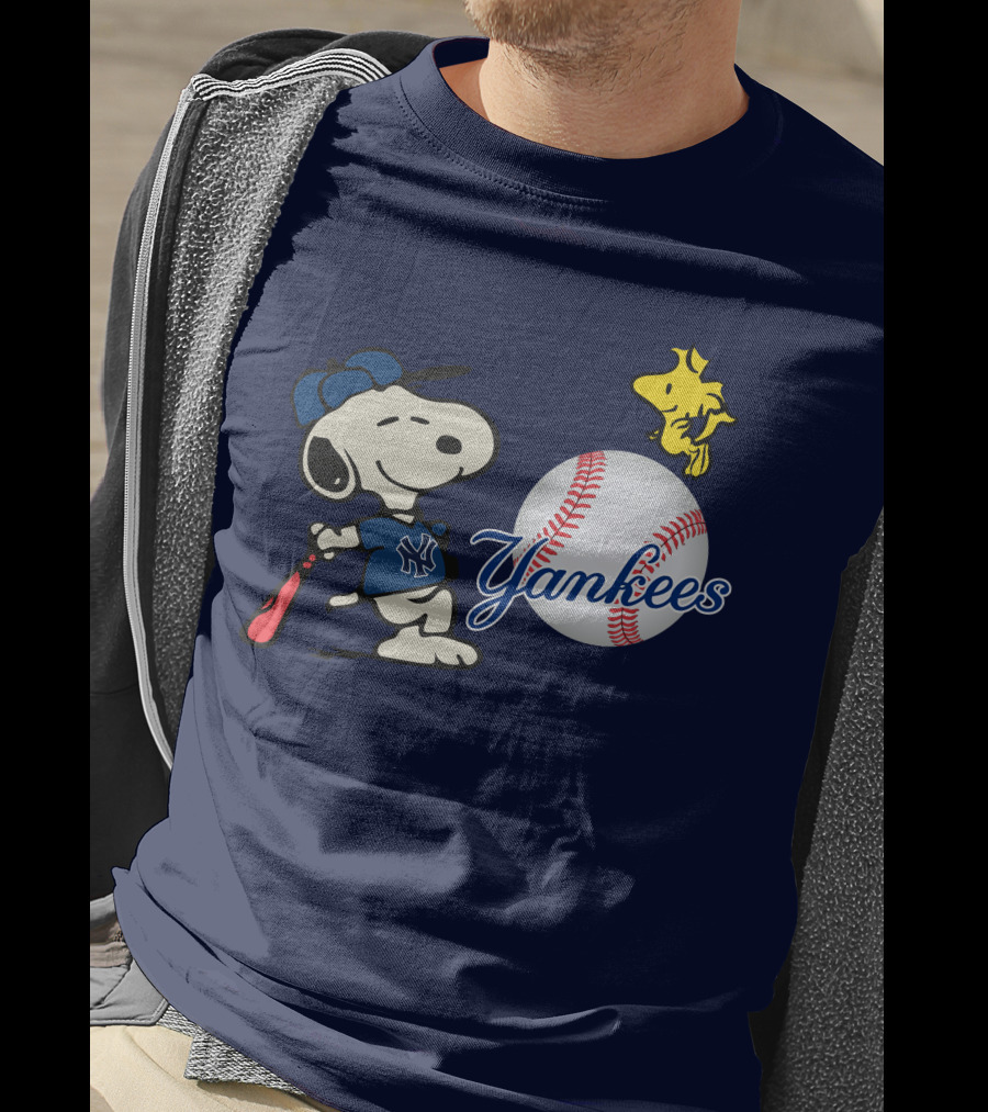 Yankees Snoopy Baseball Woodstock Swing Vintage New York Sports T-Shirt