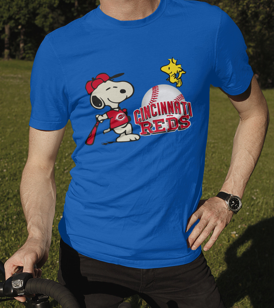 Cincinnati Reds Snoopy Woodstock Baseball T-Shirt