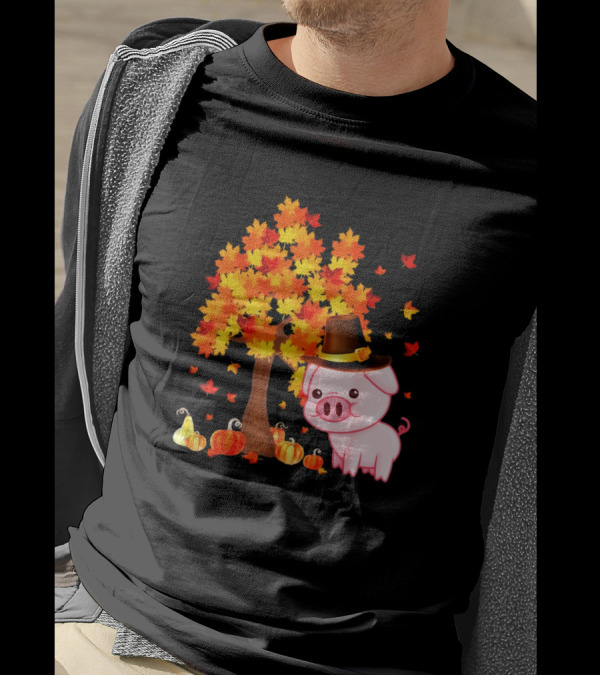 Thanksgiving Cute Pig With Maple Tree And Pumpkins For Pig Lovers T-Shirt