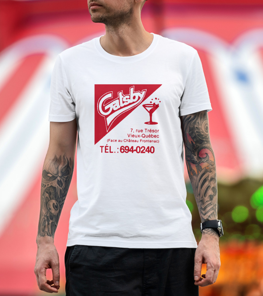 Gatsby 7 Rue Trésor Vieux-Québec Face au Château Frontenac Tél 694-0240 T-Shirt