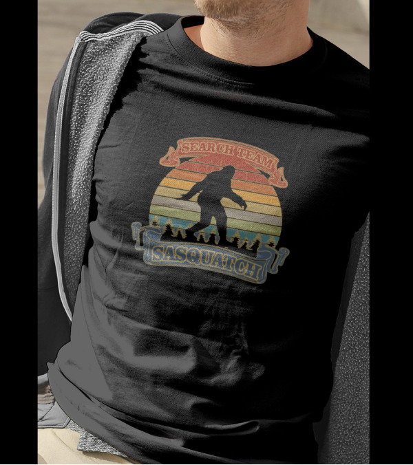 Search Team Sasquatch Retro Silhouette Badge T-Shirt