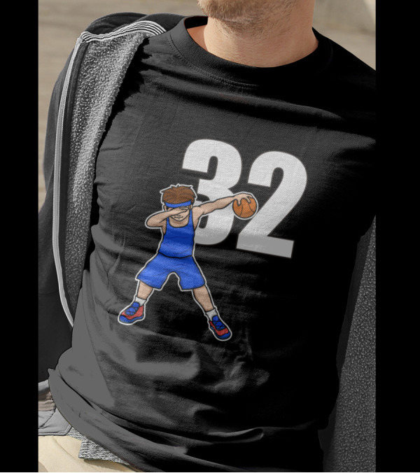 Basketballer Player Baller Dabbing Number 32 T-Shirt