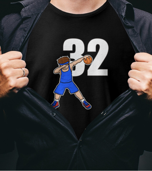 Basketballer Player Baller Dabbing Number 32 T-Shirt