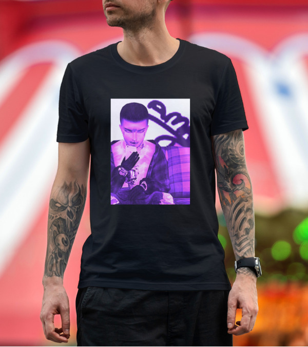 Premium T-Shirt: Kvli3n Am Purple Urban Style Selfie Aesthetic T-Shirt Kvli3n Am Purple Urban Style Selfie Aesthetic T-Shirt