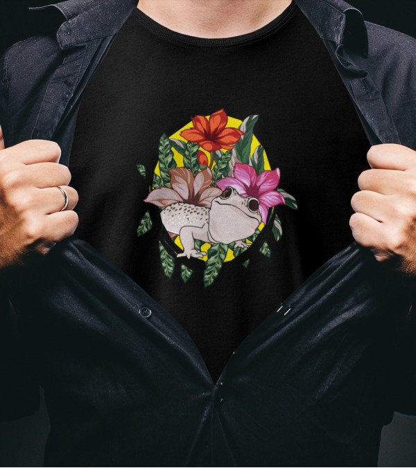 Animal Lovers Or Snake And Ball Python Enthusiasts Frog Flowers Botanical T-Shirt