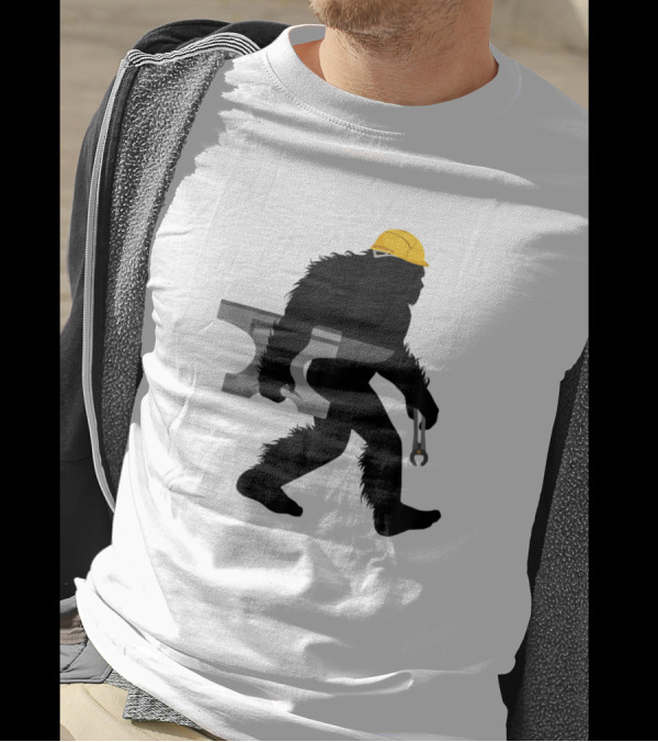 Bigfoot Blacksmithing Metalsmith Sasquatch With Anvil And Wrench T-Shirt
