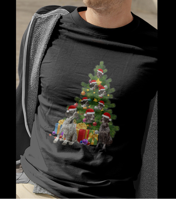 German Shorthaired Pointer Dogs With Santa Hats Around Christmas Tree With Gifts T-Shirt