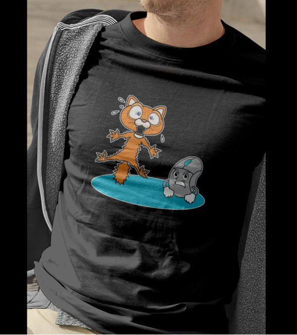Computer Nerd Cat Funny Wet Surprise With Alarmed Mouse T-Shirt