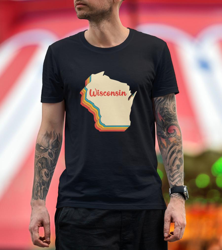 Wisconsin Map Outline Vintage Retro Wis Home State Rainbow Trim T-Shirt