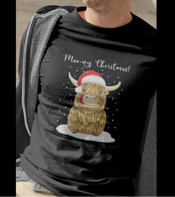 Moo-rry Christmas Scottish Highland Cow With Santa Hat T-Shirt
