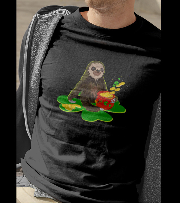 Sloth On Shamrock With St Patrick Day Coin Pot And Leprechaun Gold T-Shirt