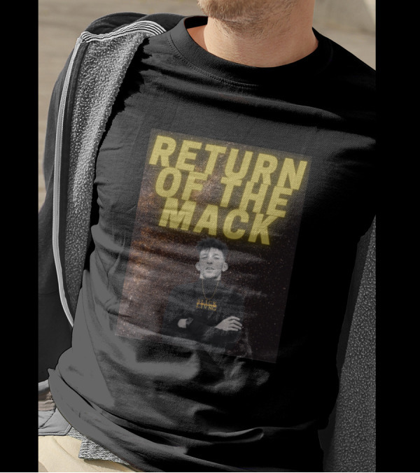 RETURN OF THE MACK SLICK LIVING T-Shirt