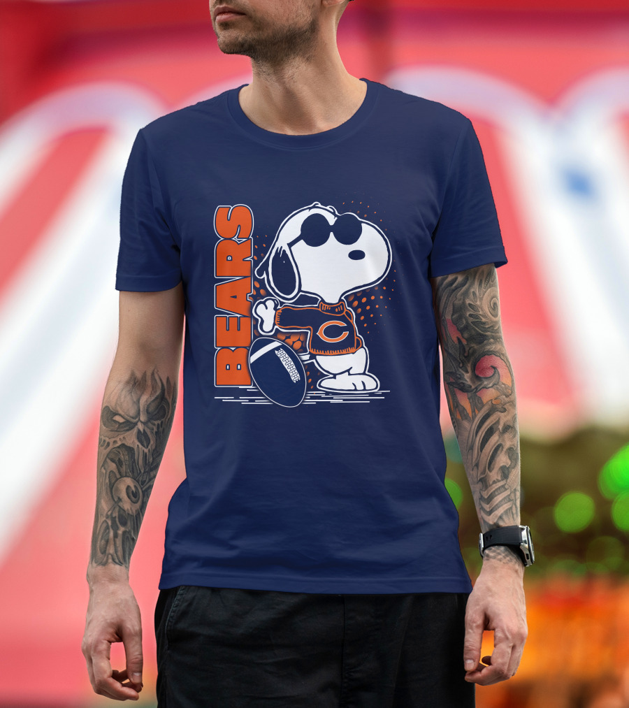 Chicago Bears Snoopy Football Sweater And Sunglasses T-Shirt