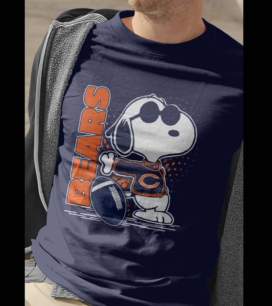 Chicago Bears Snoopy Football Sweater And Sunglasses T-Shirt