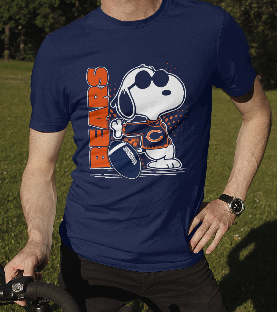 Chicago Bears Snoopy Football Sweater And Sunglasses T-Shirt