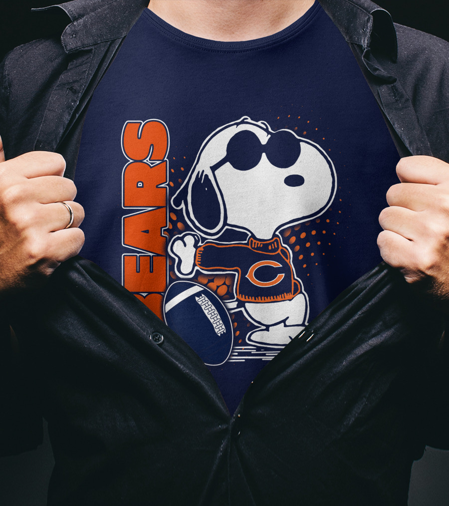 Chicago Bears Snoopy Football Sweater And Sunglasses T-Shirt