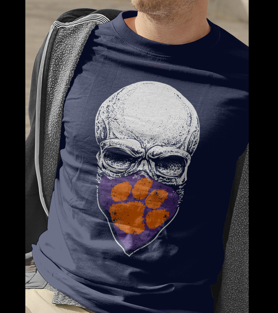 Clemson Tigers Skull With Paw Print Bandana T-Shirt