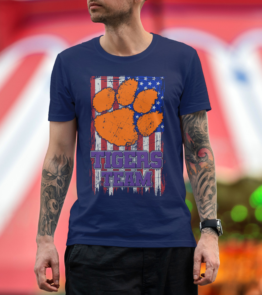 Clemson Tigers Team American Flag Paw Print T-Shirt