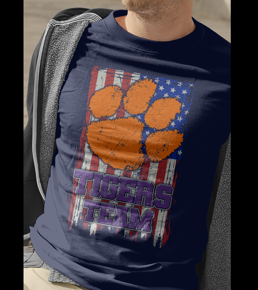 Clemson Tigers Team American Flag Paw Print T-Shirt