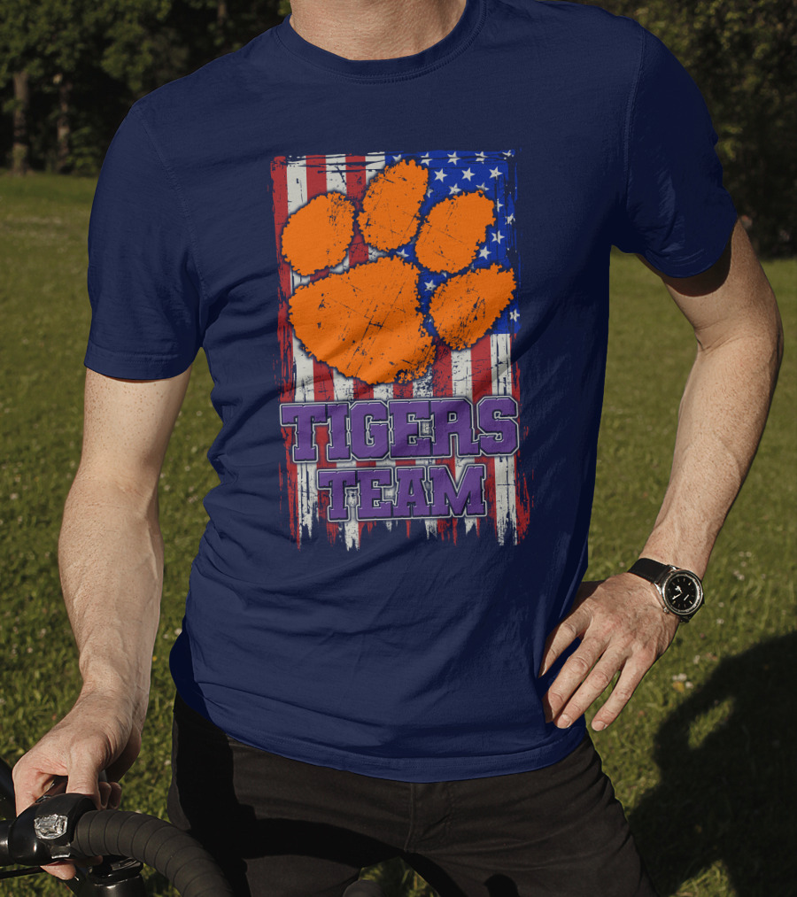 Clemson Tigers Team American Flag Paw Print T-Shirt